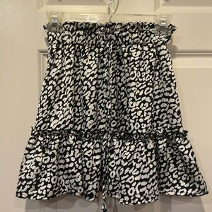 Women’s black and white print ruffle skirt - size XS/S